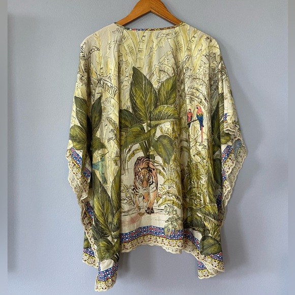 John Mark Jungle Themed Embroidered Poncho Blouse Size S/M - Picture 7 of 8